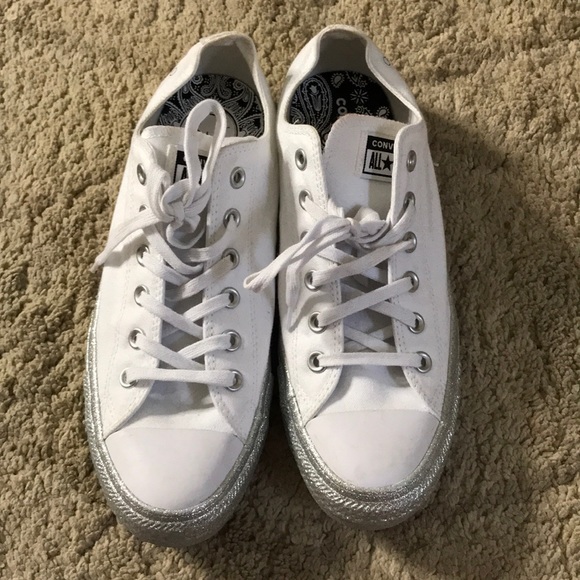 converse miley cyrus white